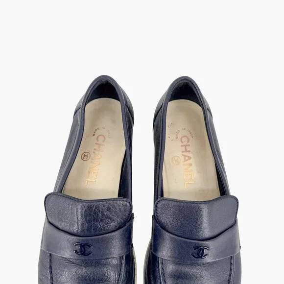 Chanel Navy Blue Leather Loafers Size 38.5 US 7.5-8 Women's CC Logo Flats - Picture 4 of 16